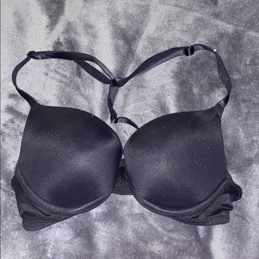 VS pink bra